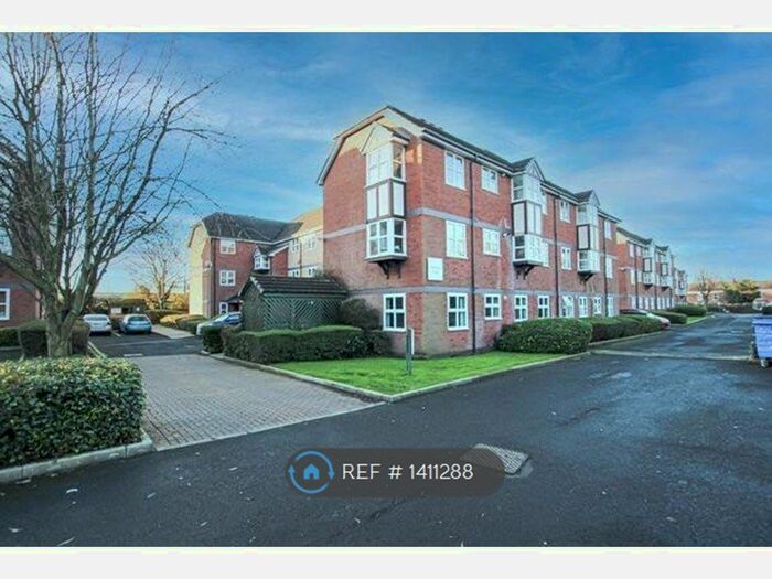2 Bedroom Flat To Rent In Anthistle Court, Salford, M5