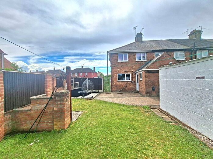 3 Bedroom End Of Terrace House For Sale In Chapel Street, Stanground, Peterborough, PE2