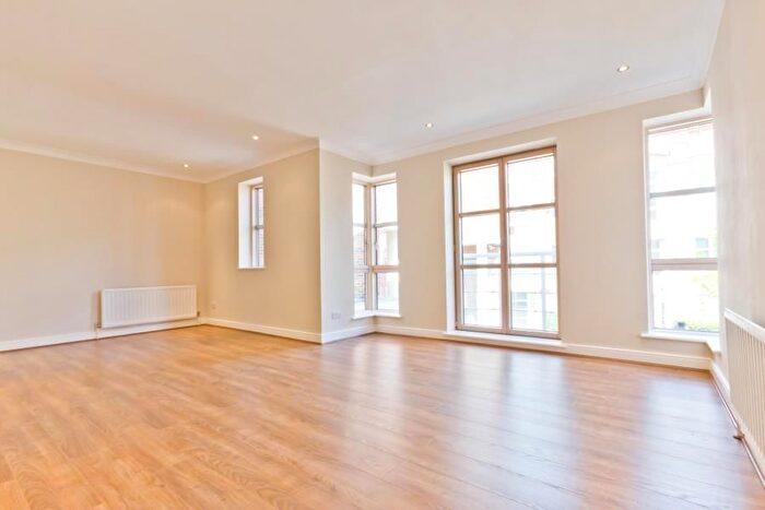 3 Bedroom Flat To Rent In King Henry's Reach, Manbre Road, London, W6