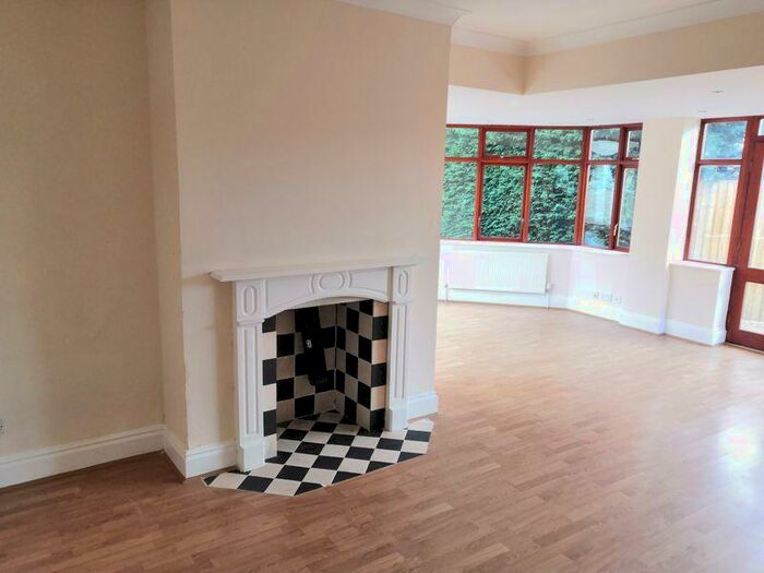 5 Bedroom Detached House To Rent In Elm Walk, Retford, DN22