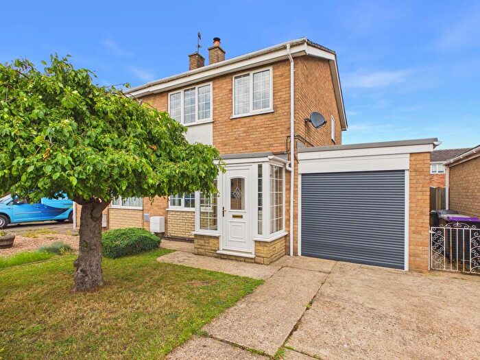 3 Bedroom Semi-Detached House For Sale In Blenheim Road, Coningsby, LN4