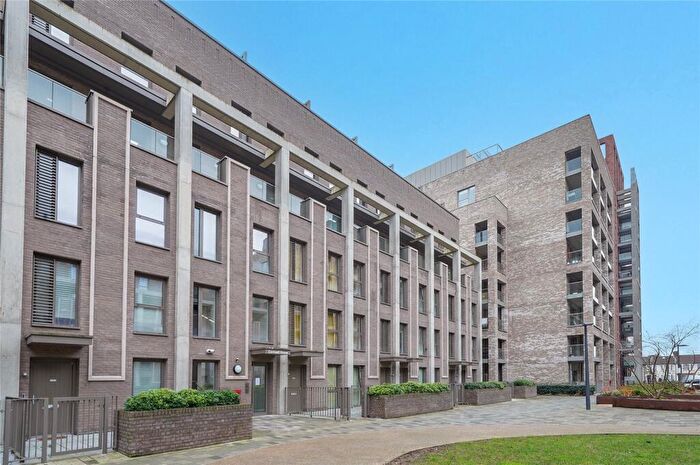 3 Bedroom Apartment For Sale In Shipbuilding Way, London, E13
