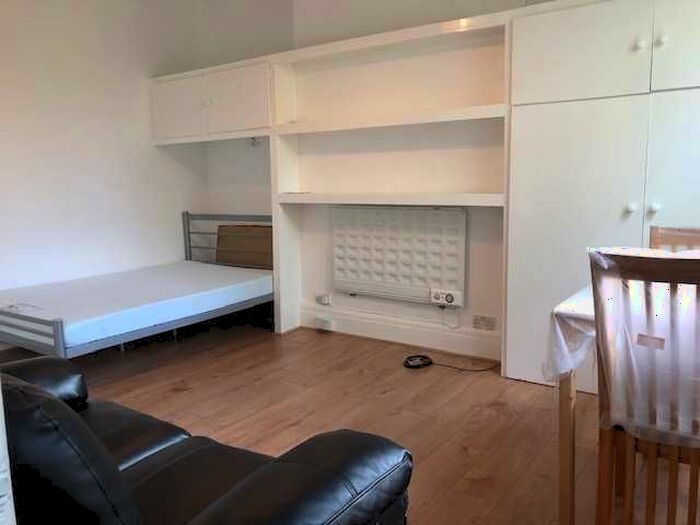 Studio To Rent In Argyle Road, London, W13
