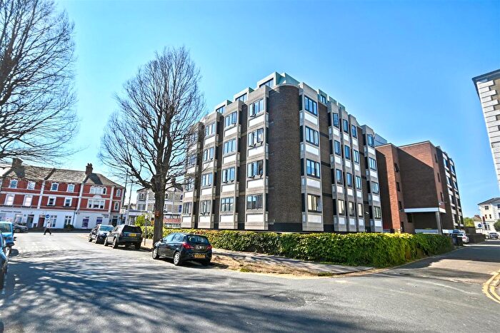 1 Bedroom Flat For Sale In Gildredge Road, Eastbourne, BN21