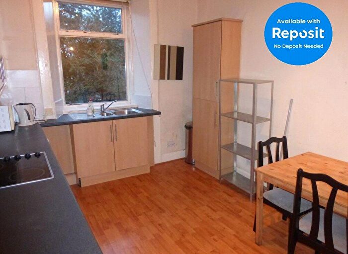 2 Bedroom Flat To Rent In Upper Grove Place, Edinburgh, EH3
