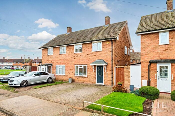 2 Bedroom Terraced House For Sale In Bouchier Walk, Rainham, RM13