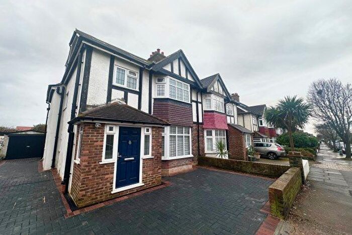 5 Bedroom Property To Rent In St Heliers Avenue, Hove, BN3