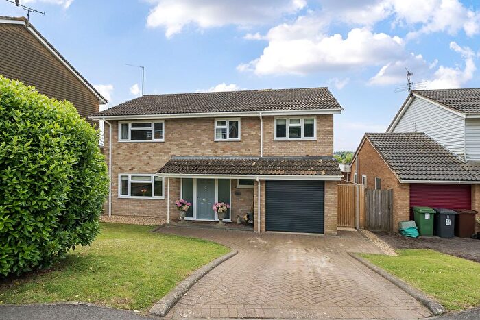 4 Bedroom Detached House For Sale In Lordsfield Gardens, Basingstoke, RG25