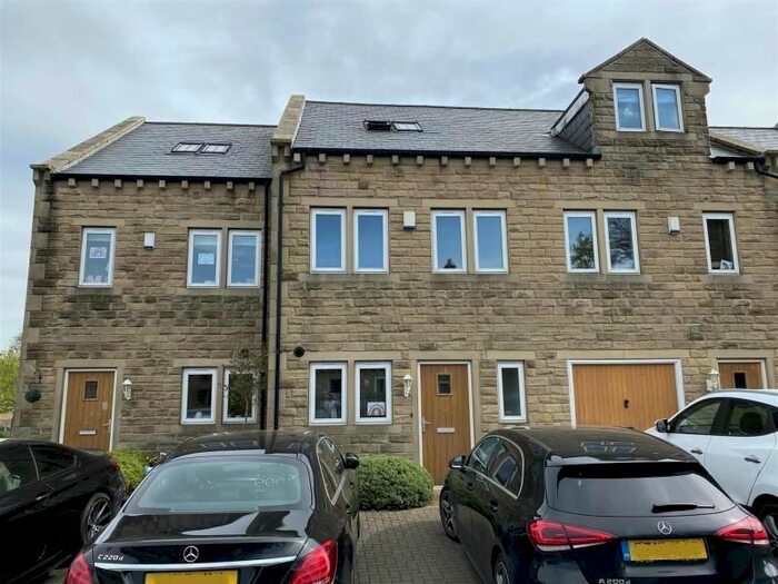 4 Bedroom Town House To Rent In Towngate Fold, Meltham, Holmfirth, HD9