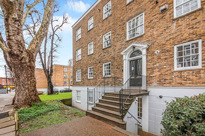 2 Bedroom Flat For Sale In Compton Road, Islington, London, N1