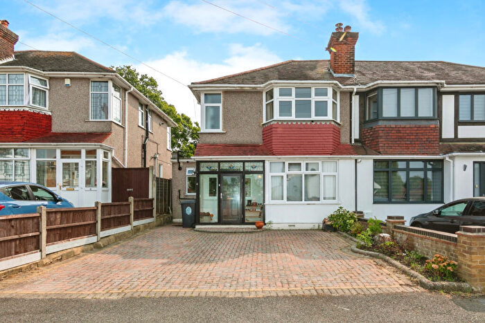 3 Bedroom Semi Detached House To Rent In Daphne Gardens, London, E4