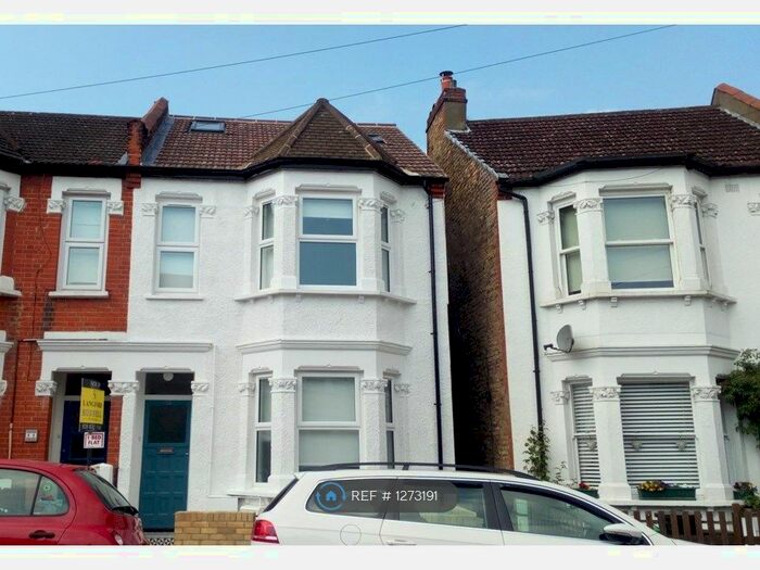 2 Bedroom Flat To Rent In Morgan Road, Bromley, BR1