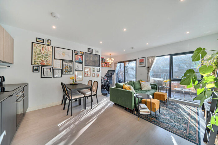 1 Bedroom Apartment For Sale In Rushden Close, London, SE19