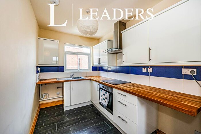 1 Bedroom Flat To Rent In Laburnum Grove, Portsmouth, Hampshire, PO2