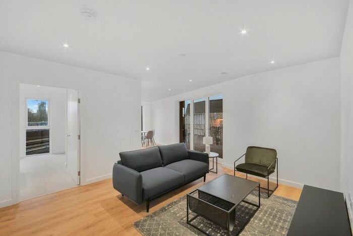 2 Bedroom Flat To Rent In Dockley Road, London, SE16