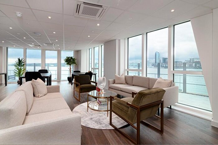 2 Bedroom Apartment To Rent In Centenary Plaza, Southampton, Hampshire, SO19