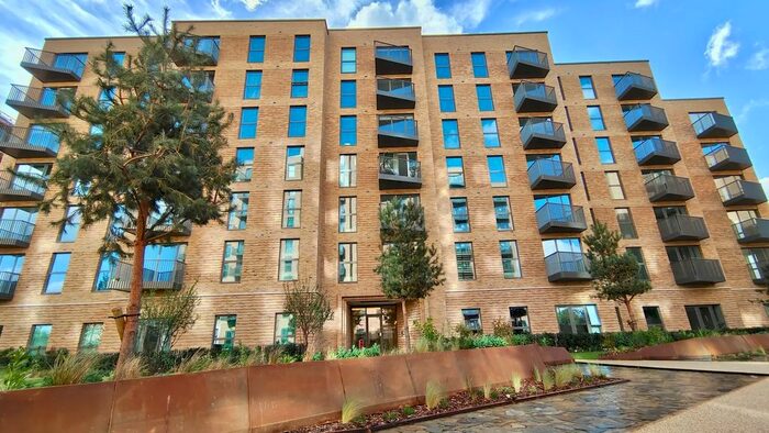 2 Bedroom Flat To Rent In Memorial Avenue, Slough, SL1