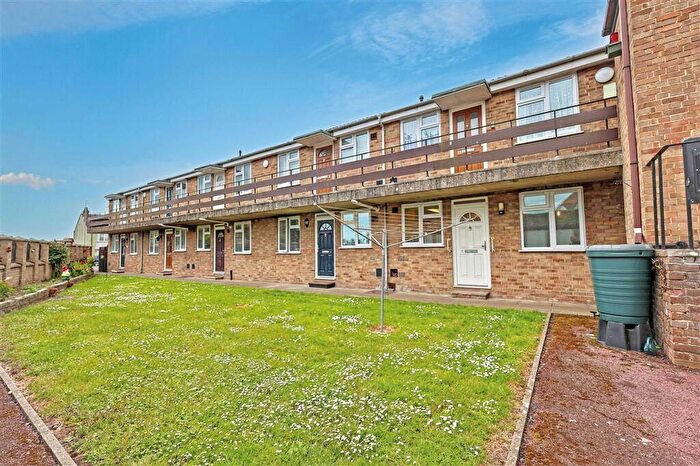 1 Bedroom Flat For Sale In Lancaster Close, Ramsgate, CT12