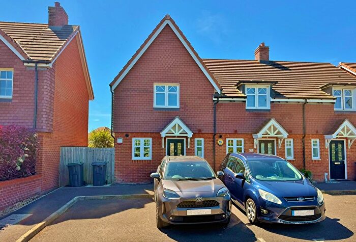 2 Bedroom End Of Terrace House For Sale In Enderlie Close, Emsworth, PO10