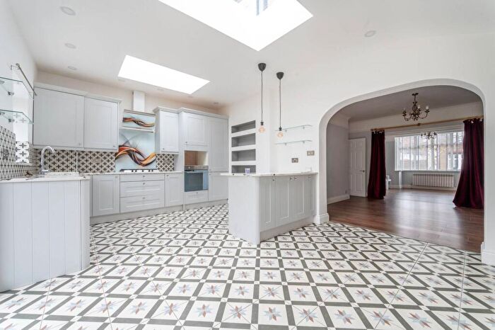 4 Bedroom House To Rent In Lammas Avenue, Mitcham, CR4