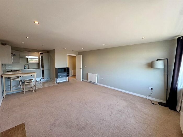 2 Bedroom Flat To Rent In Fleet Road, Fleet, GU51