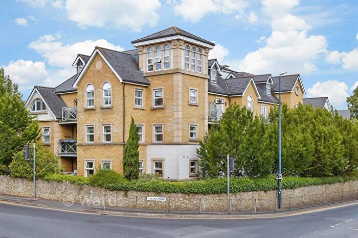 2 Bedroom Flat For Sale In Queensgate, Maidstone, Kent, ME16