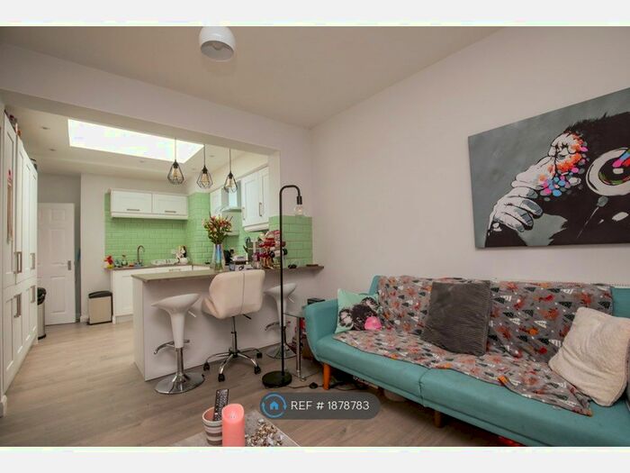 6 Bedroom Semi-Detached House To Rent In Weston Road, Guildford, GU2