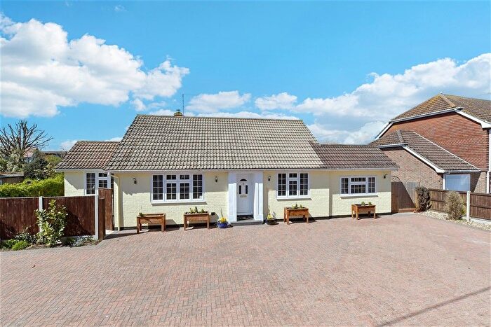 3 Bedroom Detached Bungalow For Sale In Rolfe Lane, New Romney, Kent, TN28