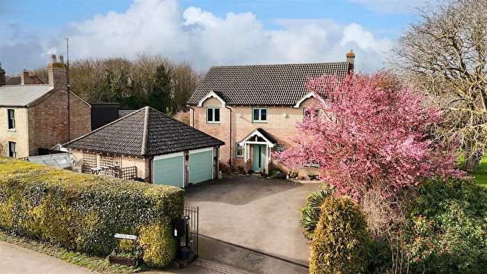 4 Bedroom Detached House For Sale In The Bank, Somersham, PE28
