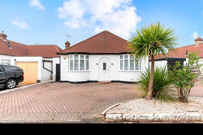 2 Bedroom Detached House For Sale In Pams Way, Epsom, KT19