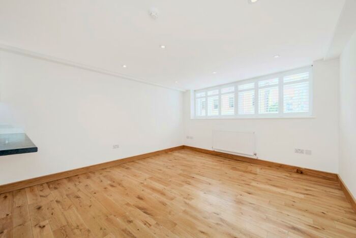 1 Bedroom Maisonette To Rent In Garrett Street Old Street, EC1Y