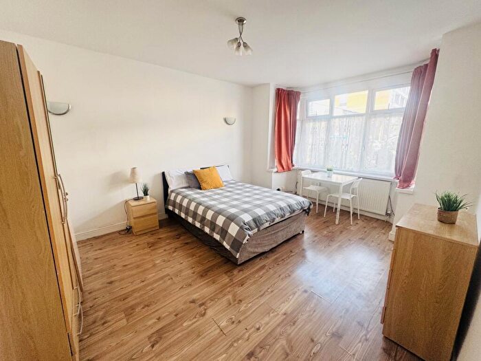 1 Bedroom House Of Multiple Occupation To Rent In Lewsey Road, Luton, LU4