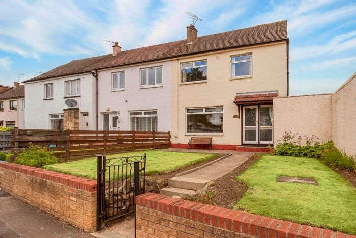 3 Bedroom Flat To Rent In Stevenson Drive, Stenhouse, Edinburgh, EH11