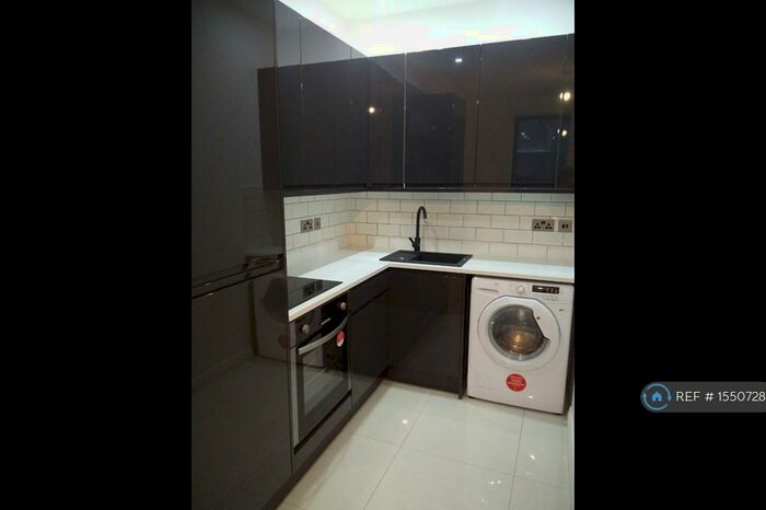 1 Bedroom Flat To Rent In Elmfield Road, Bromley, BR1