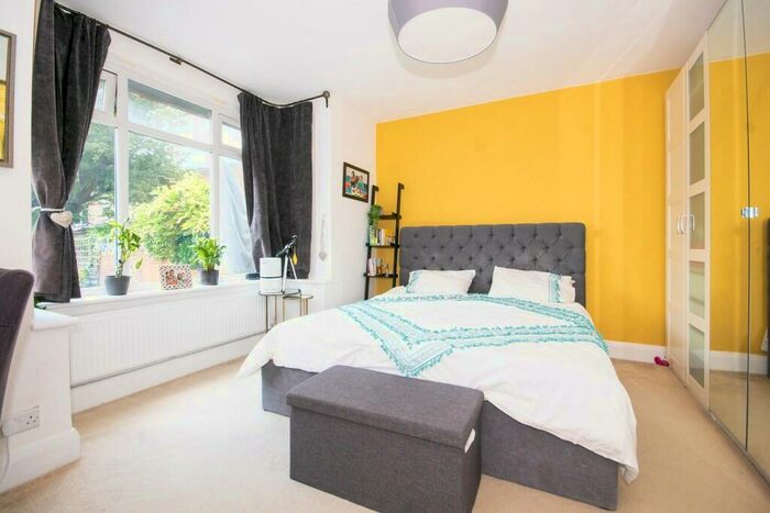 2 Bedroom Ground Maisonette To Rent In West End Court, Pinner, HA5