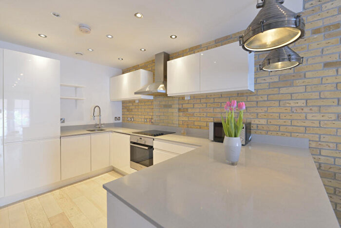 2 Bedroom Flat For Sale In Plumbers Row, London, E1