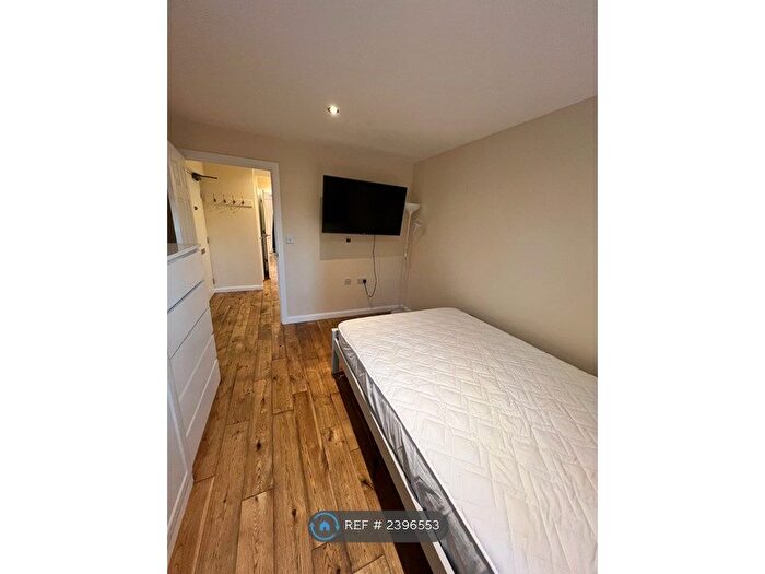 2 Bedroom Flat To Rent In Adrian House, London, E15