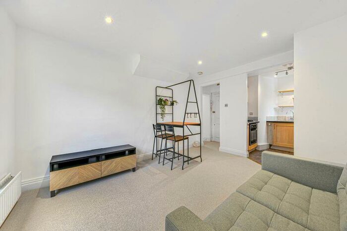 1 Bedroom Flat To Rent In Northcote Road, Clapham, SW11
