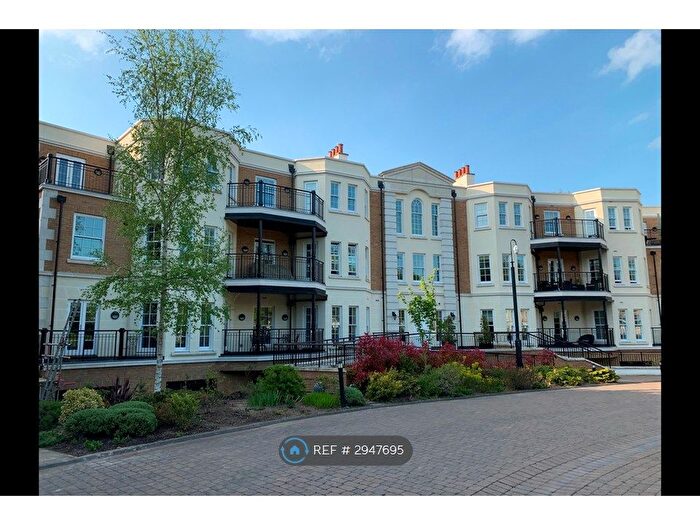 2 Bedroom Flat To Rent In Westerham Road, Kent, BR2