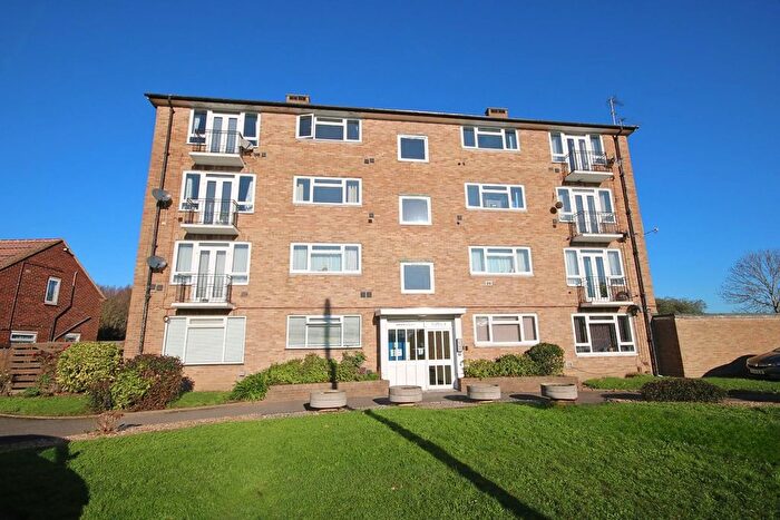 2 Bedroom Flat For Sale In Cordelia Road, Stanwell, TW19