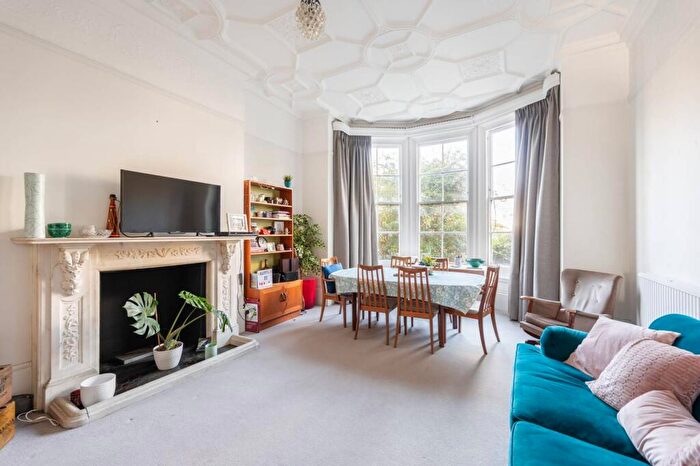 2 Bedroom Flat To Rent In Nightingale Lane, Nightingale Triangle, London, SW12