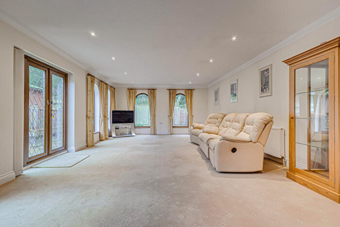 3 Bedroom Detached Bungalow For Sale In Downer Road, Benfleet, SS7