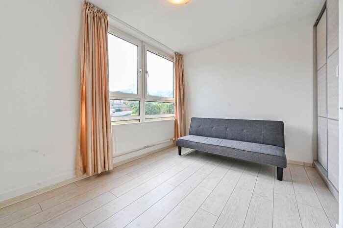 3 Bedroom Flat For Sale In Kiln Place, Gospel Oak, London, NW5