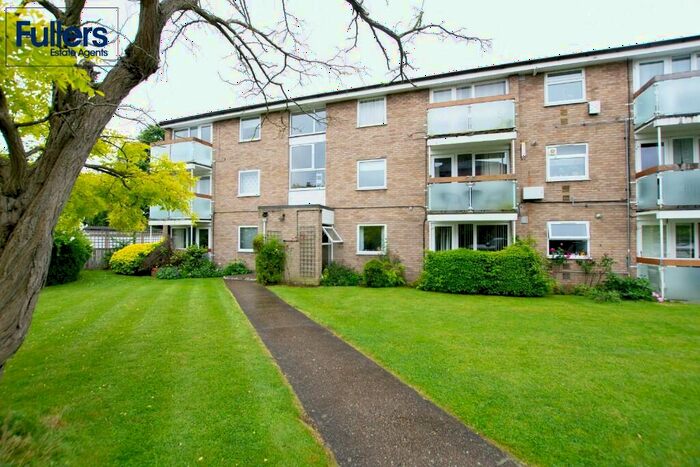 2 Bedroom Flat To Rent In Village Road, London, EN1