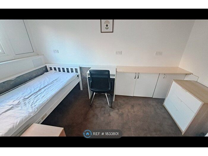3 Bedroom Flat To Rent In Norton Tower, Birmingham, B1