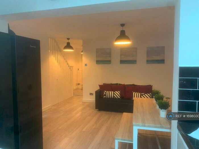 5 Bedroom Terraced House To Rent In St. Mary's Road, London, E10