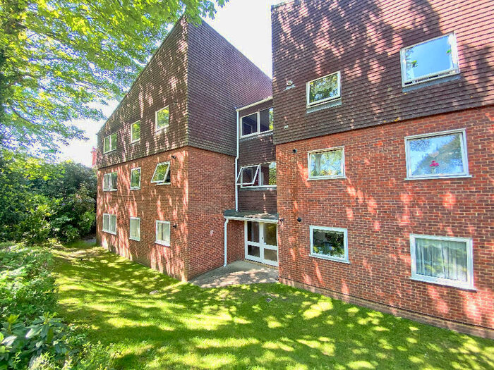 2 Bedroom Apartment To Rent In Court Gardens, Camberley, GU15