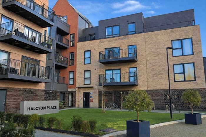 2 Bedroom Apartment For Sale In Halcyon Place, Brentwood, CM14