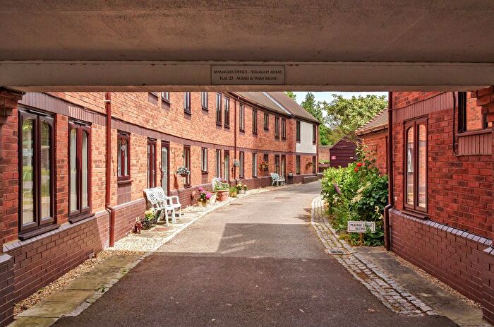 1 Bedroom Flat For Sale In Roman Row, Bishops Waltham, Southampton, Hampshire, SO32