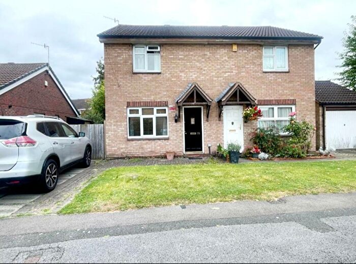 3 Bedroom Semi-Detached House To Rent In Dean Close, Wollaton, Nottingham, NG8